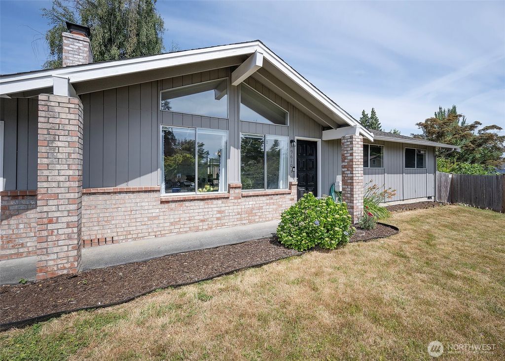 Photo of 9610 Belmont Drive, Everett, WA 98208 (MLS # 2448439)
