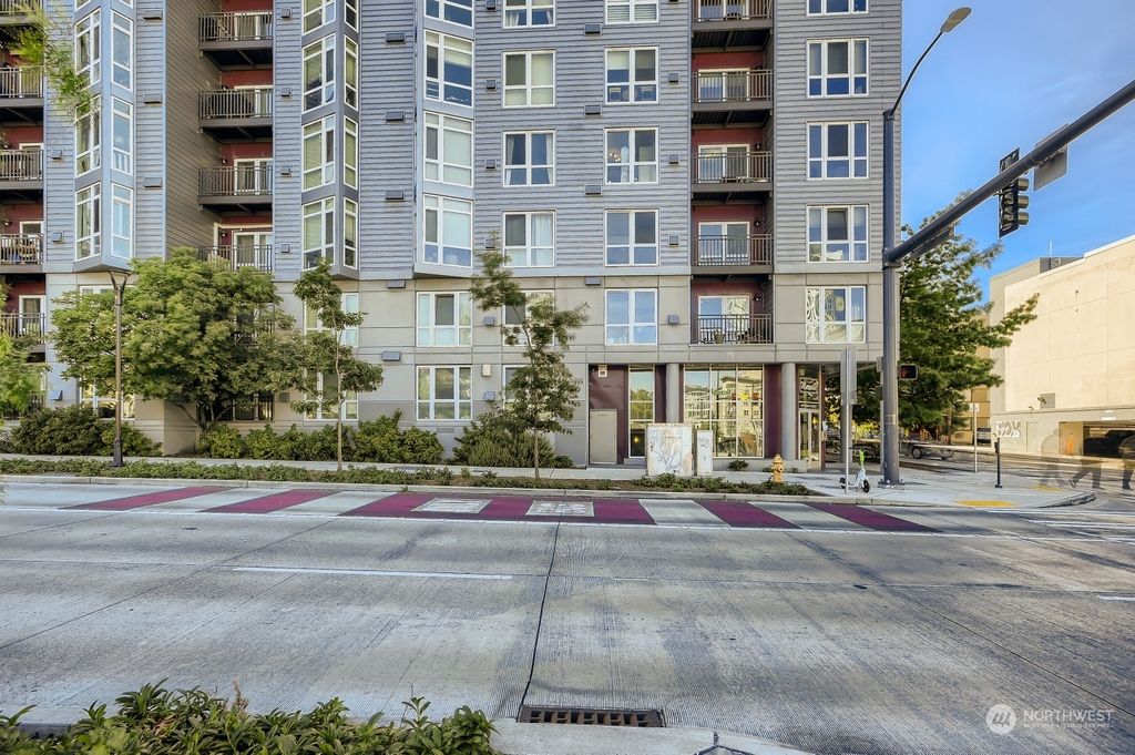 Photo of 699 John Street #301, Seattle, WA 98109 (MLS # 1995984)