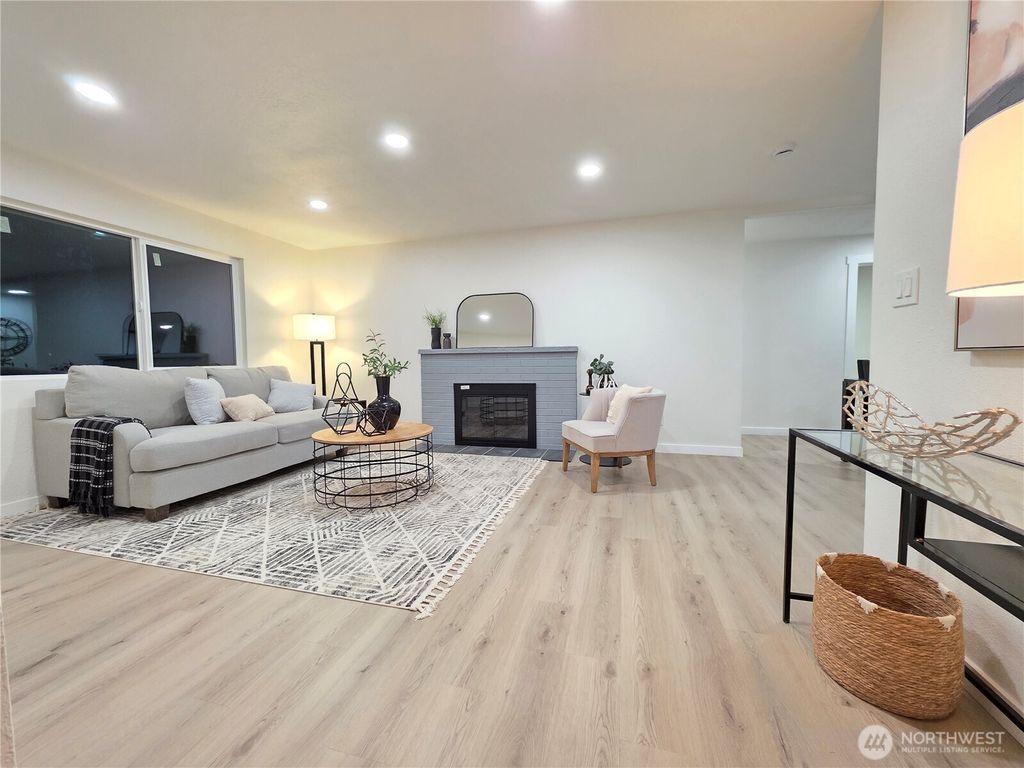 Photo of 28202 85th Avenue S, Kent, WA 98032 (MLS # 2455071)