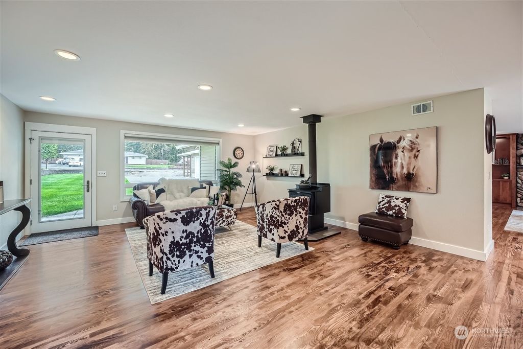 Photo of 20136 SE 146th Street, Renton, WA 98059 (MLS # 2245458)