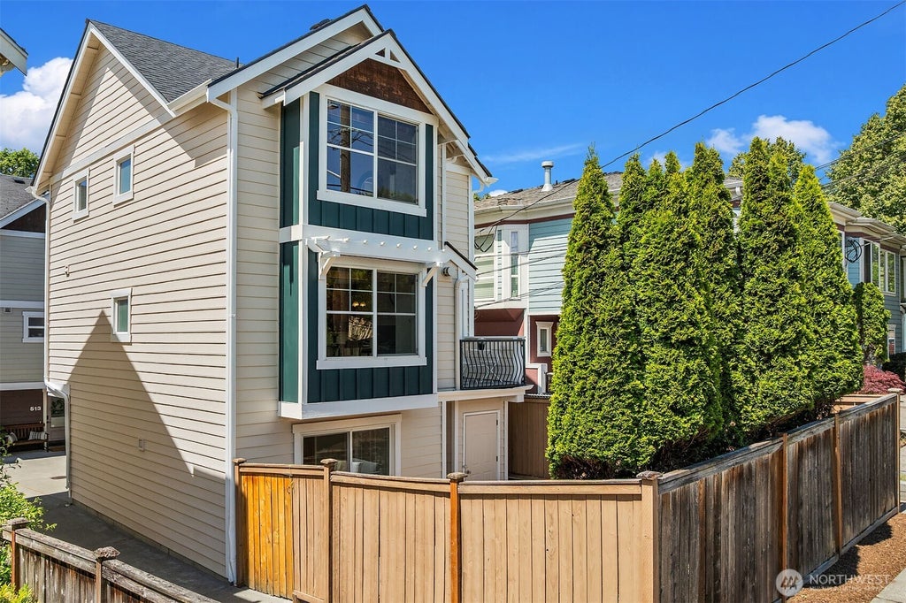 Photo of 511 Martin Luther King Jr Way S, Seattle, WA 98144 (MLS # 2538202)