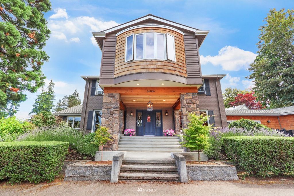 Photo of 16066 Inglewood Road NE, Kenmore, WA 98028 (MLS # 1973063)