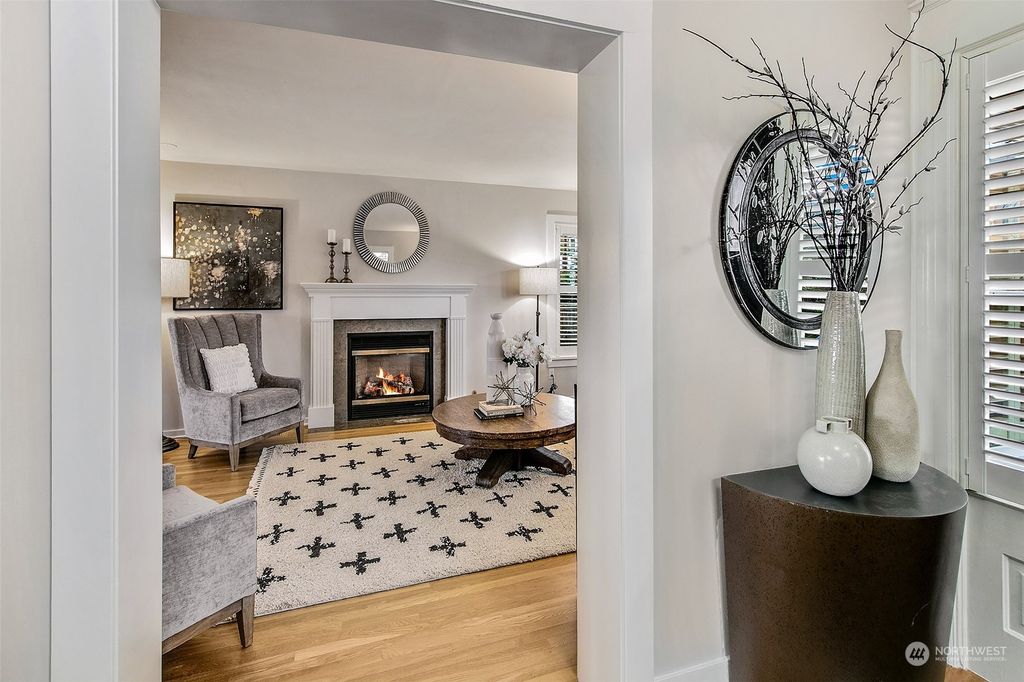 Photo of 1808 4th Avenue N, Seattle, WA 98109 (MLS # 2030910)