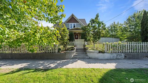 Photo of 419 Chase Avenue, Walla Walla, WA 99362 (MLS # 2442128)