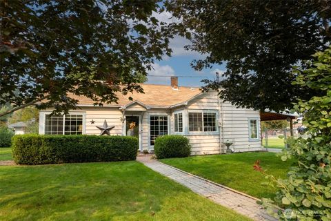 Photo of 211 S Granite Street, Omak, WA 98841 (MLS # 2439031)
