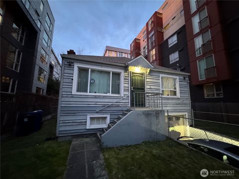 Photo of 830 NE 67th Street, Seattle, WA 98114 (MLS # 2333855) Photo of 830 NE 67th Street, Seattle, WA 98114 (MLS # 2333855)