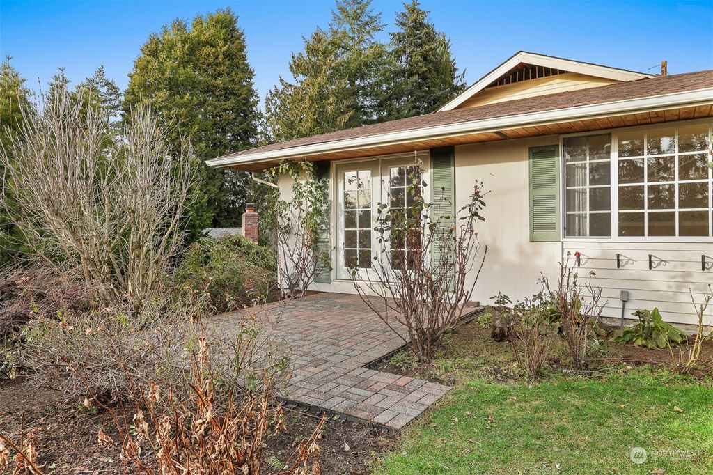 Photo of 14008 19th Place W, Lynnwood, WA 98087 (MLS # 2325780)