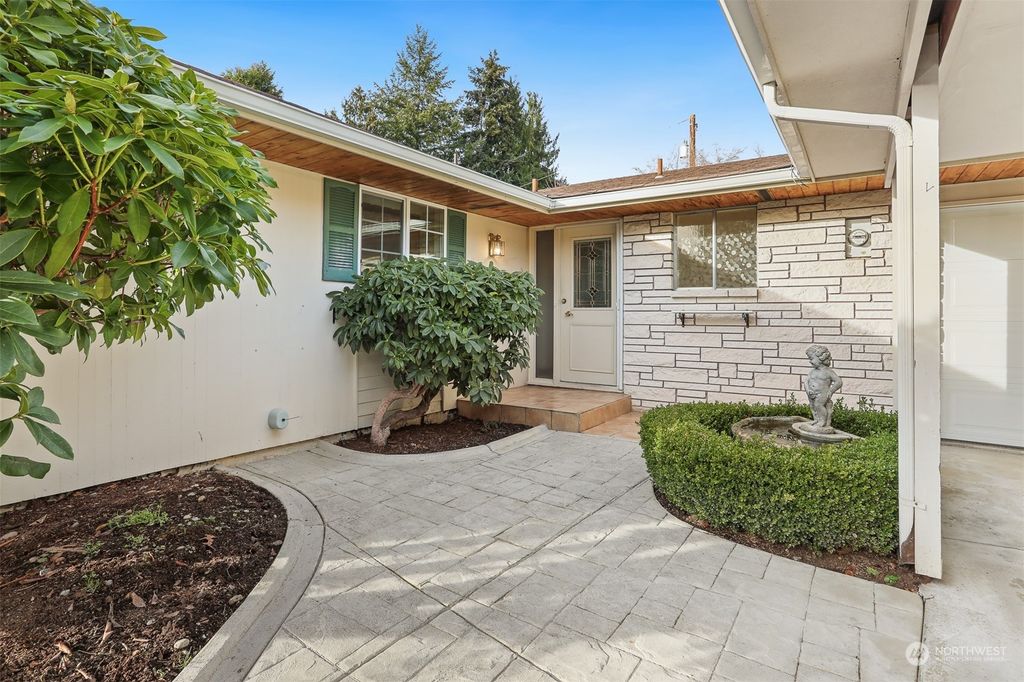 Photo of 14008 19th Place W, Lynnwood, WA 98087 (MLS # 2325780)