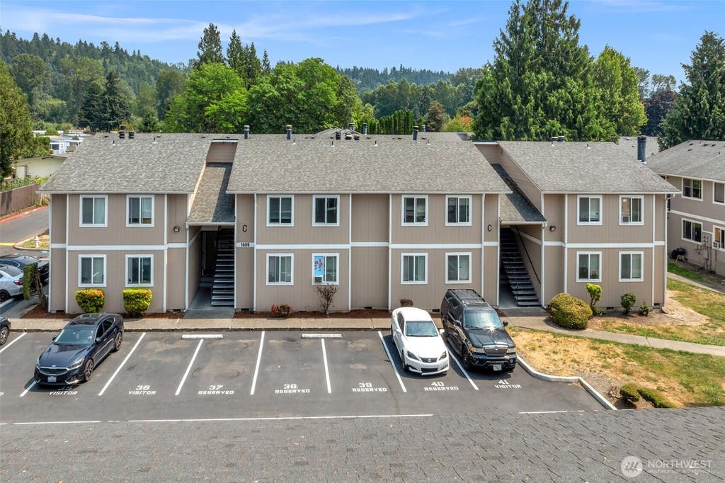 Photo of 1609 Maple Lane #C1-C8, Kent, WA 98030 (MLS # 2559752)
