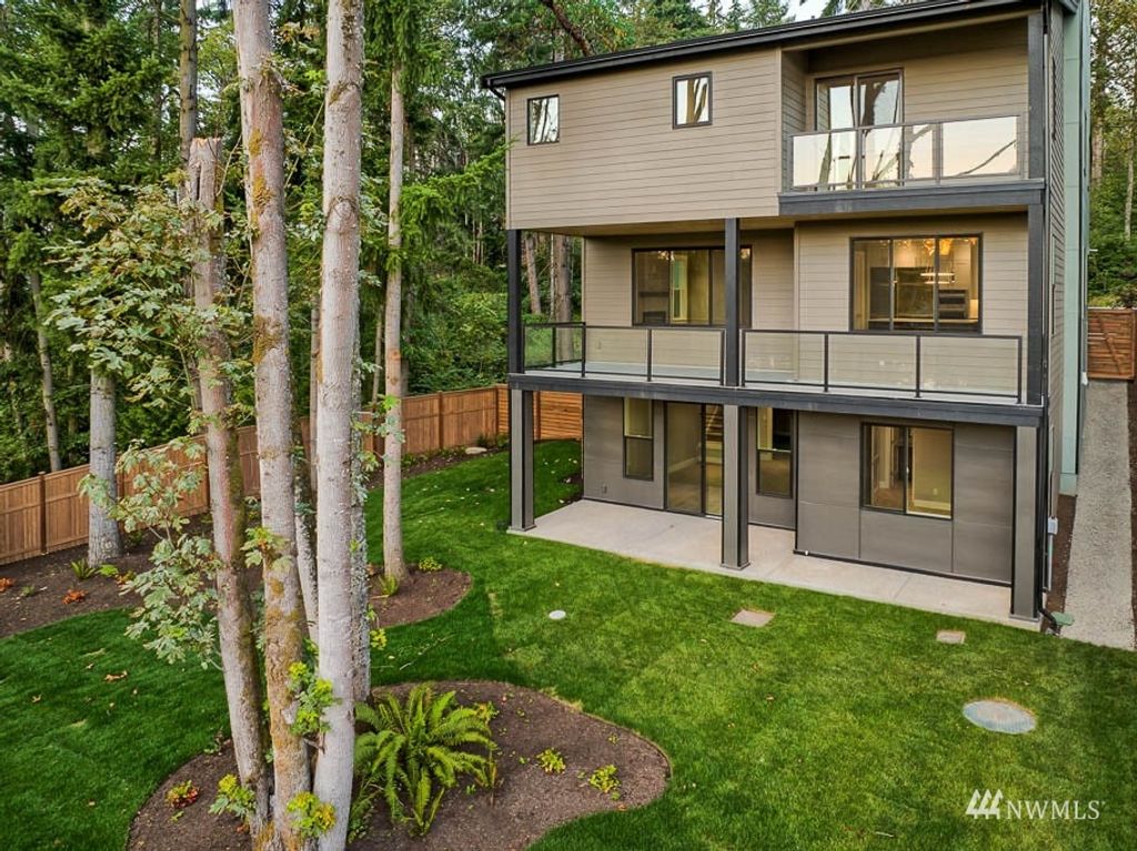 Photo of 11030 SE 60th Lane, Bellevue, WA 98006 (MLS # 1978663)