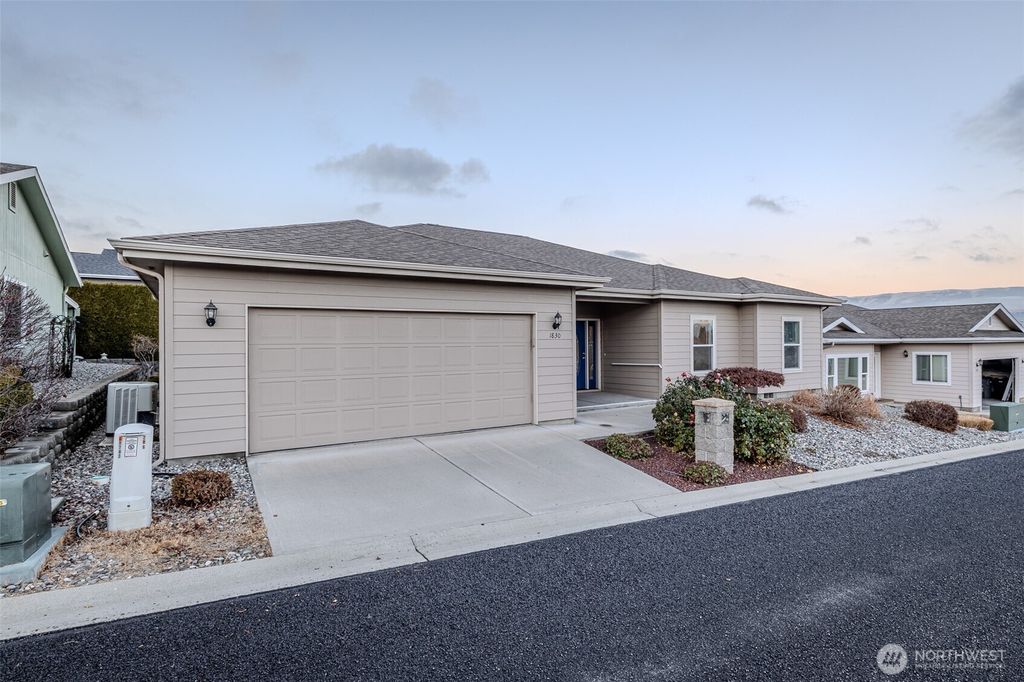 Photo of 1830 Heritage Drive, Wenatchee, WA 98801 (MLS # 2459139)
