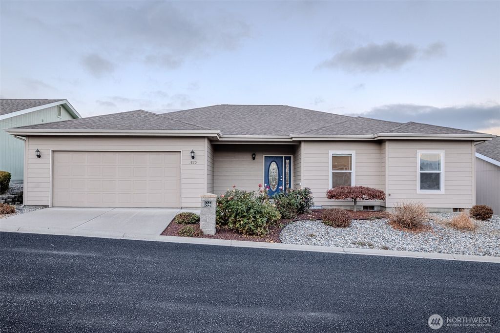 Photo of 1830 Heritage Drive, Wenatchee, WA 98801 (MLS # 2459139)