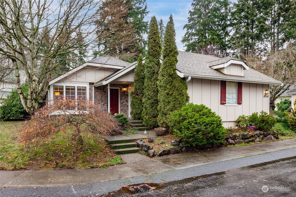 Photo of 18304 NE 92nd Court, Redmond, WA 98052 (MLS # 2027257)