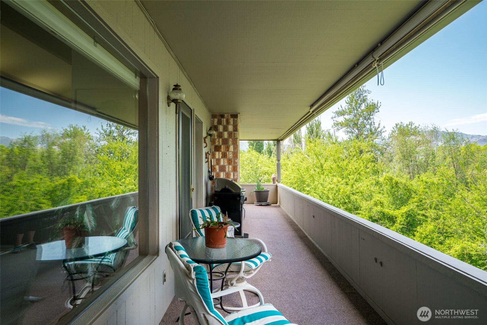 225 NE 19th Street 24