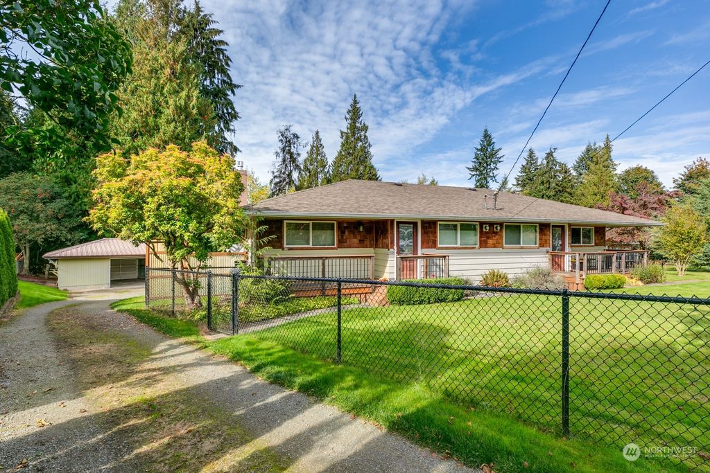 Photo of 4924 Vista Place, Everett, WA 98203 (MLS # 2300630)