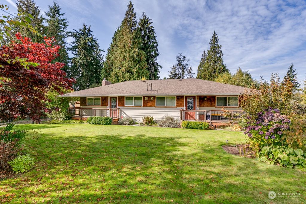 Photo of 4924 Vista Place, Everett, WA 98203 (MLS # 2300630)