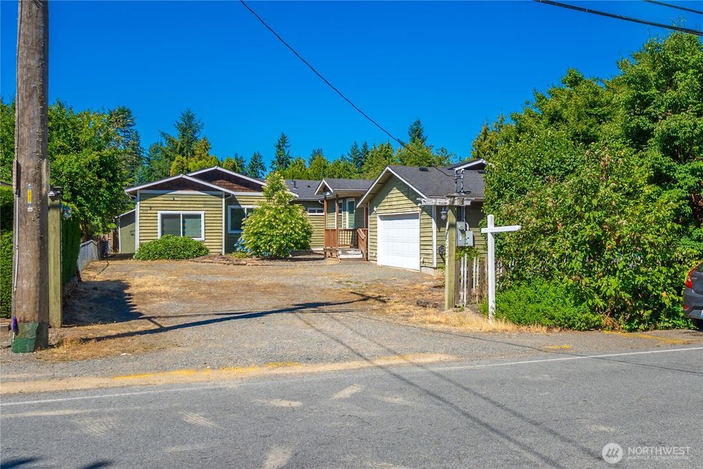 Photo of 17551 12th Avenue NE, Shoreline, WA 98155 (MLS # 2424564)