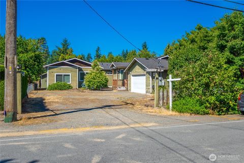 Photo of 17551 12th Avenue NE, Shoreline, WA 98155 (MLS # 2424564)