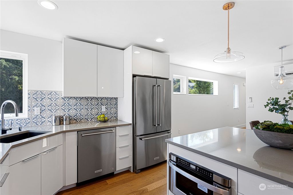 Photo of 4272 NE 50th Street, Seattle, WA 98105 (MLS # 2023695)