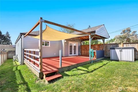 Photo of 3733 D Street, Bremerton, WA 98312 (MLS # 2523822)