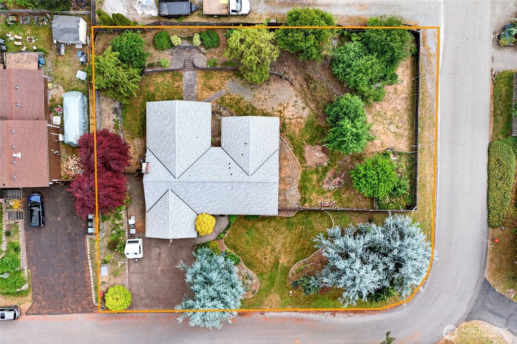Photo of 12623 123rd Avenue E, Puyallup, WA 98374 (MLS # 2527563)