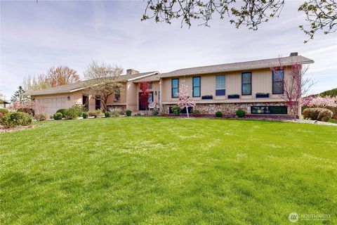 Photo of 1965 Gray Lynn Drive, Walla Walla, WA 99362 (MLS # 2502719)