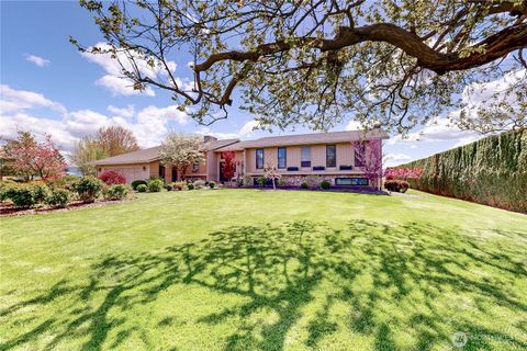 Photo of 1965 Gray Lynn Drive, Walla Walla, WA 99362 (MLS # 2502719)
