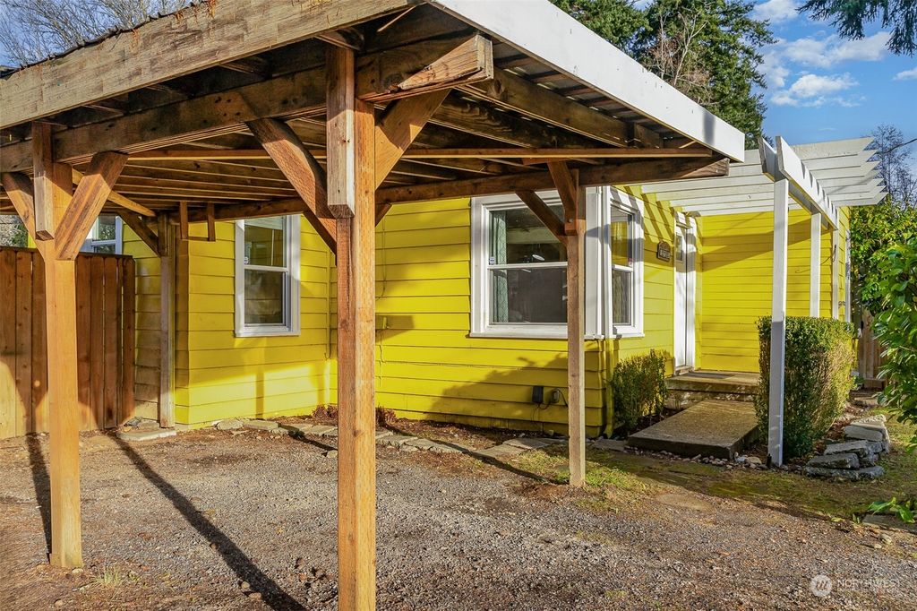 Photo of 2711 204th Street SW, Lynnwood, WA 98036 (MLS # 2185991)