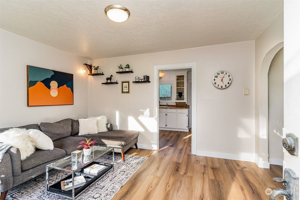 Photo of 2711 204th Street SW, Lynnwood, WA 98036 (MLS # 2185991)