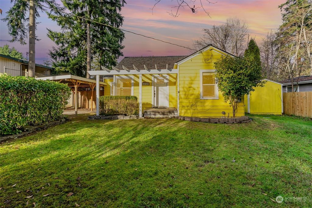 Photo of 2711 204th Street SW, Lynnwood, WA 98036 (MLS # 2185991)