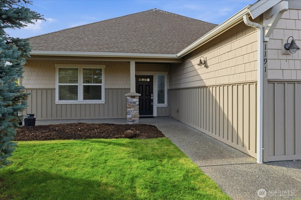Photo of 1191 SW Xavier Drive, Oak Harbor, WA 98277 (MLS # 2582440)