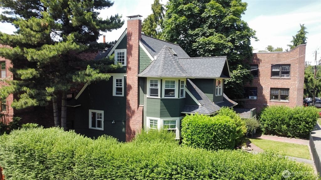 Photo of 301 Belmont Avenue E, Seattle, WA 98102 (MLS # 2369945)