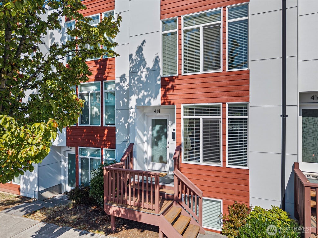 Photo of 414 NE 73rd Street, Seattle, WA 98115 (MLS # 2584772)