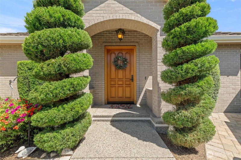803 Cobblestone Pl