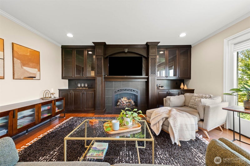 803 Cobblestone Pl