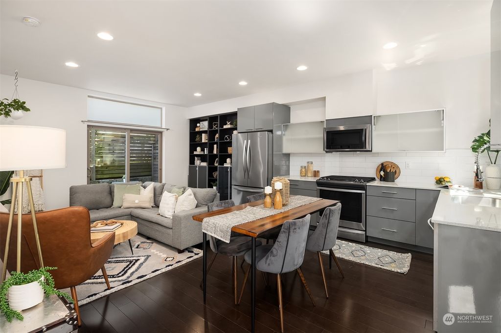 Photo of 2516 S Washington Street, Seattle, WA 98144 (MLS # 2261820)