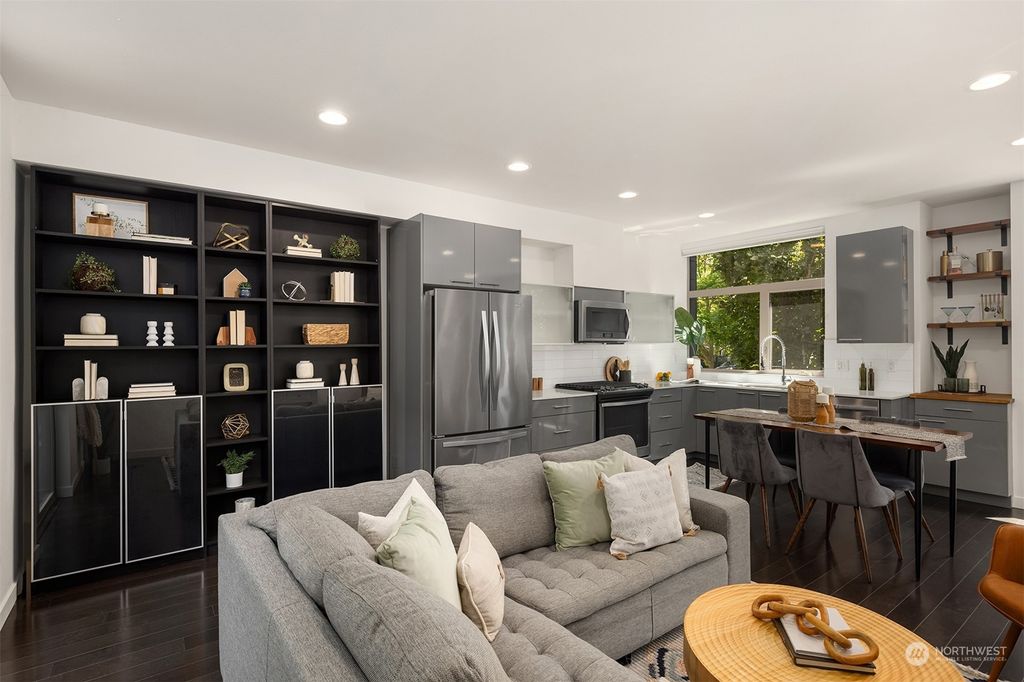 Photo of 2516 S Washington Street, Seattle, WA 98144 (MLS # 2261820)