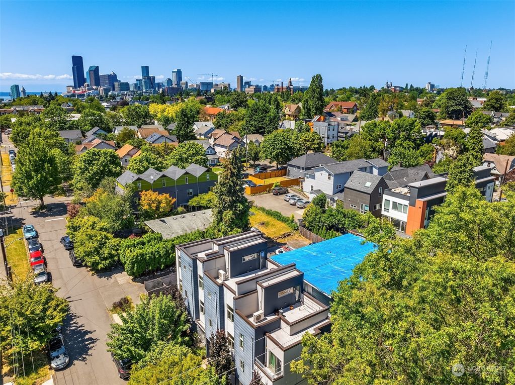 Photo of 2516 S Washington Street, Seattle, WA 98144 (MLS # 2261820)