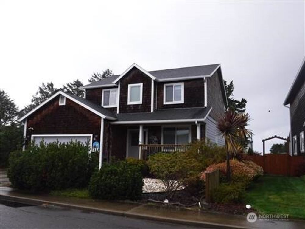 Photo of 2705 N Sea Crest Avenue, Long Beach, WA 98631 (MLS # 2476838)