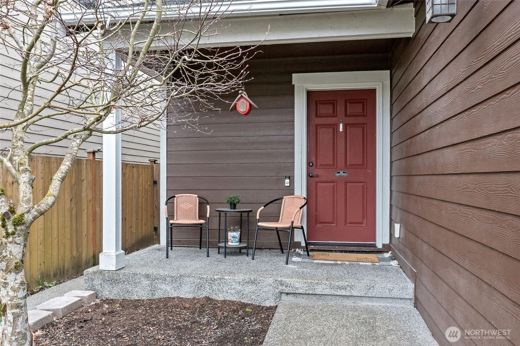 Photo of 17621 74th Avenue Ct E, Puyallup, WA 98375 (MLS # 2496753)
