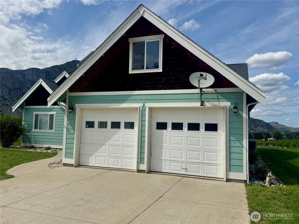 Photo of 31 Apple Meadow Drive, Tonasket, WA 98844 (MLS # 2471837)
