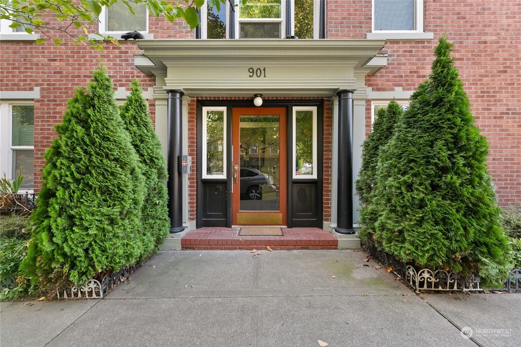 Photo of 901 NE 43rd Street #301, Seattle, WA 98105 (MLS # 2164700)