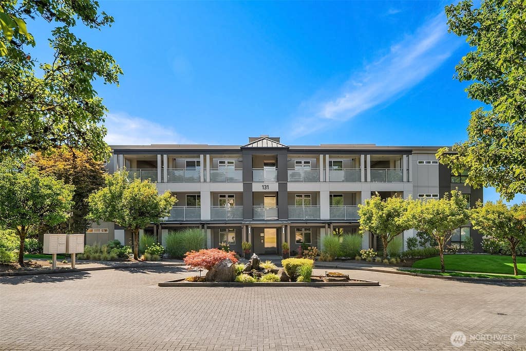 Photo of 131 8th Lane #4, Kirkland, WA 98033 (MLS # 2567421)