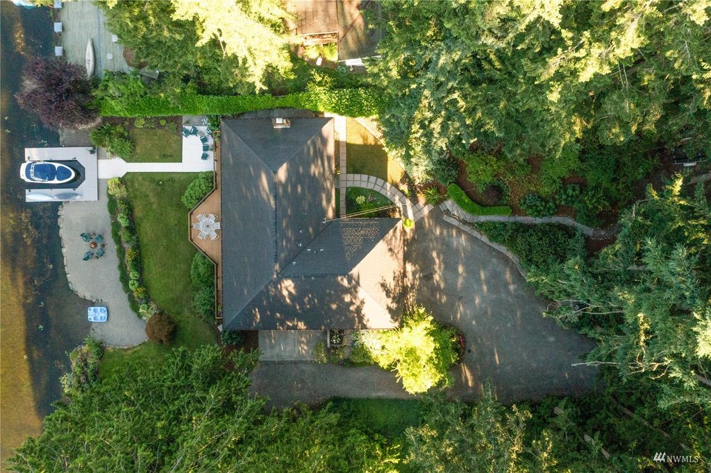 Photo of 22460 SE 300th Street, Black Diamond, WA 98010 (MLS # 1976937)