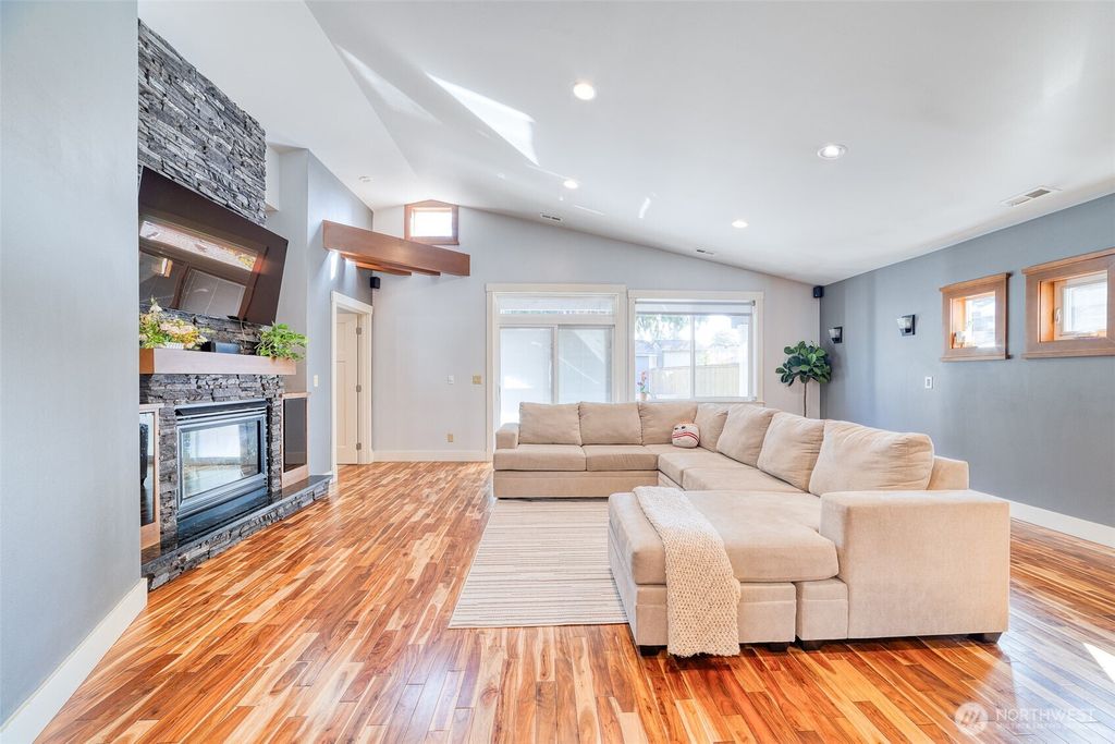 Photo of 112 K Street SE, Auburn, WA 98002 (MLS # 2435777)