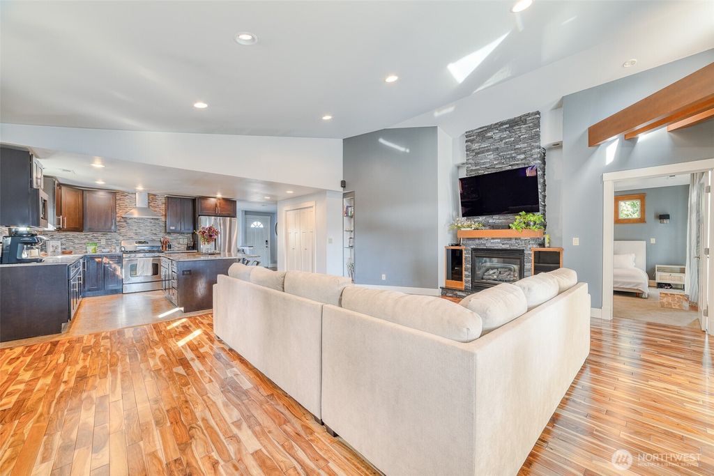 Photo of 112 K Street SE, Auburn, WA 98002 (MLS # 2435777)