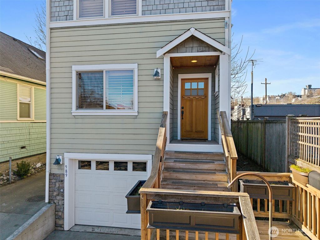 Photo of 989 21st Avenue, Seattle, WA 98122 (MLS # 2331755)