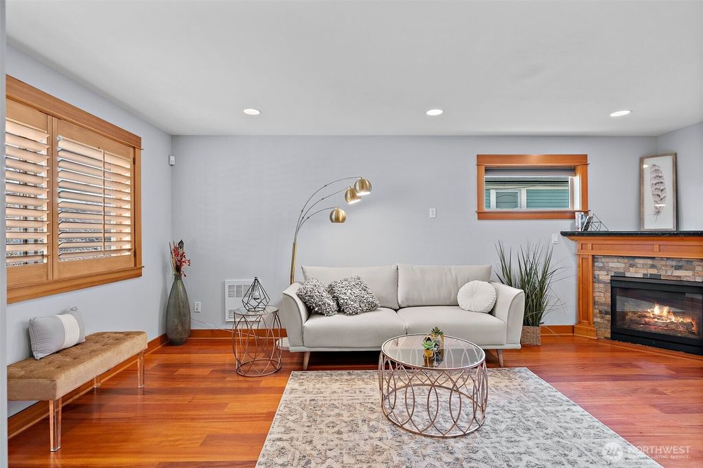 Photo of 989 21st Avenue, Seattle, WA 98122 (MLS # 2331755)