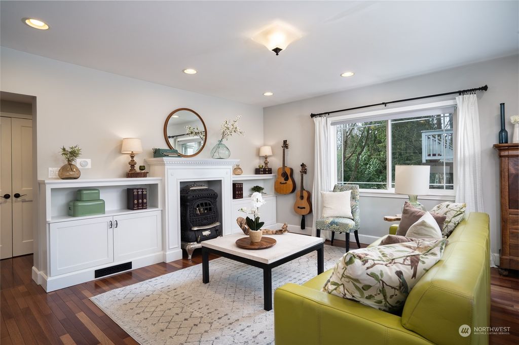 Photo of 2735 NE 94th Street, Seattle, WA 98115 (MLS # 2049972)