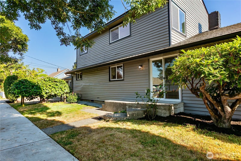1319 Wood Avenue